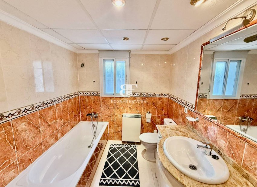 Resale - Villa -
Benferri