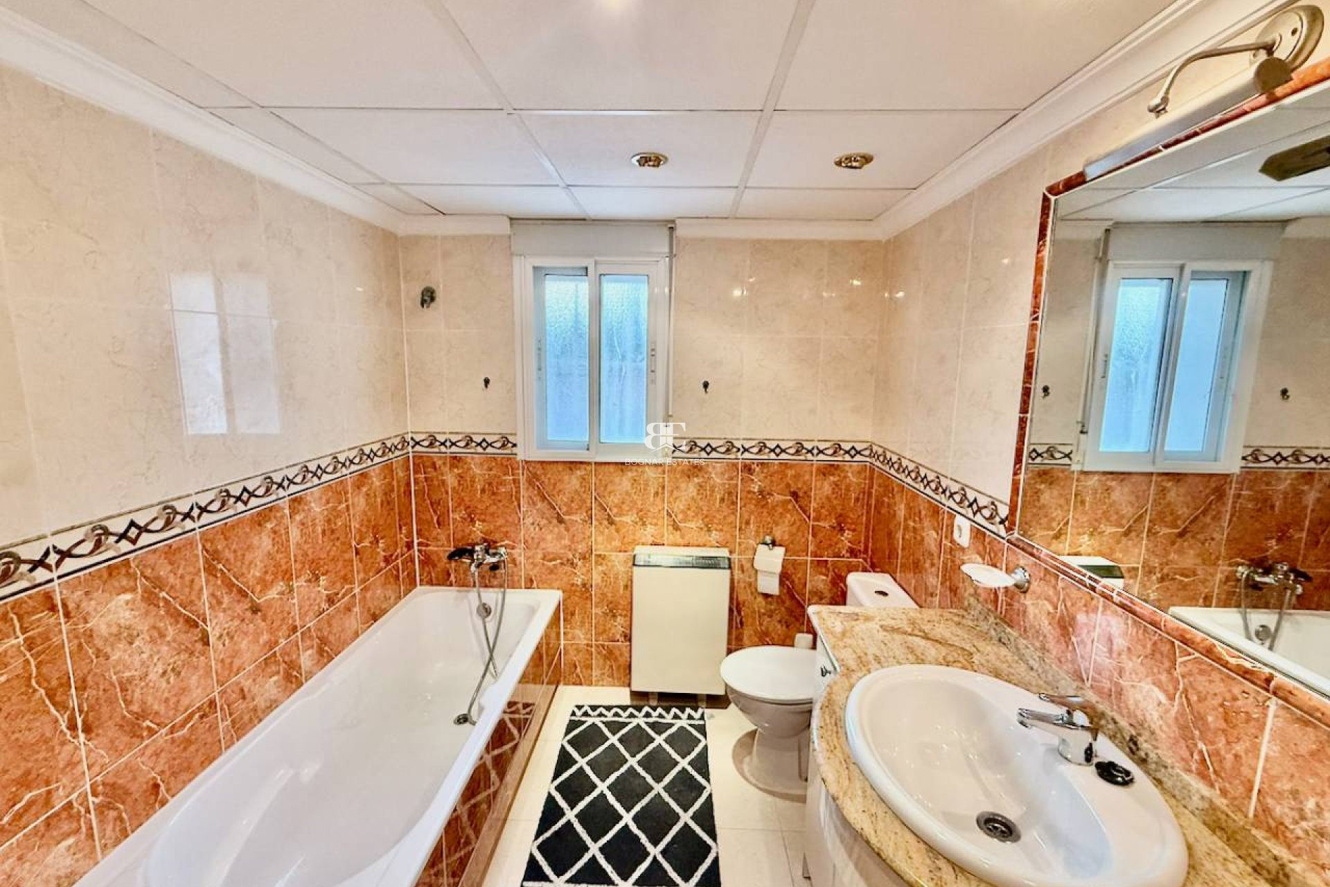 Resale - Villa -
Benferri