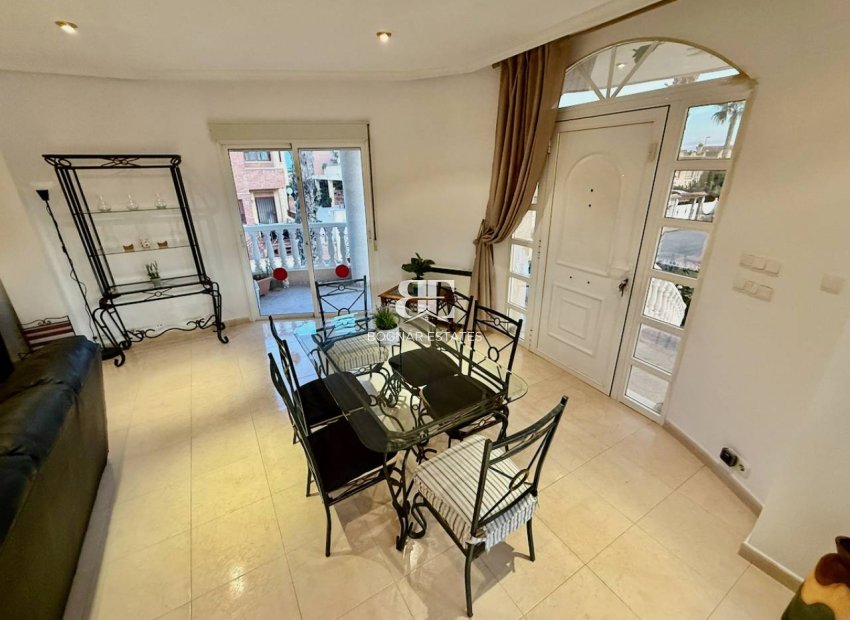 Resale - Villa -
Benferri