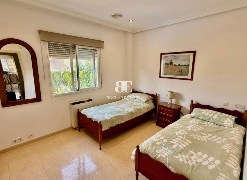 Resale - Villa -
Benferri