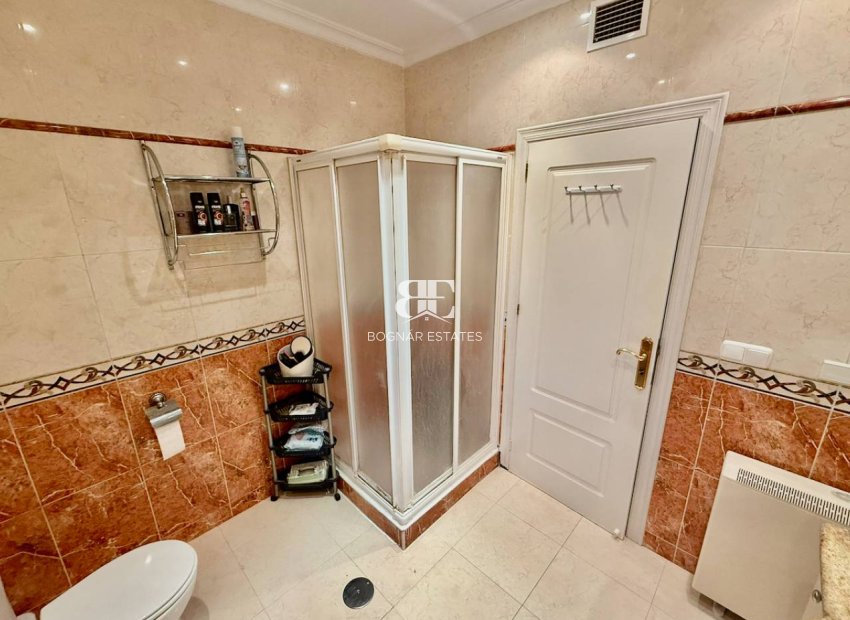 Resale - Villa -
Benferri