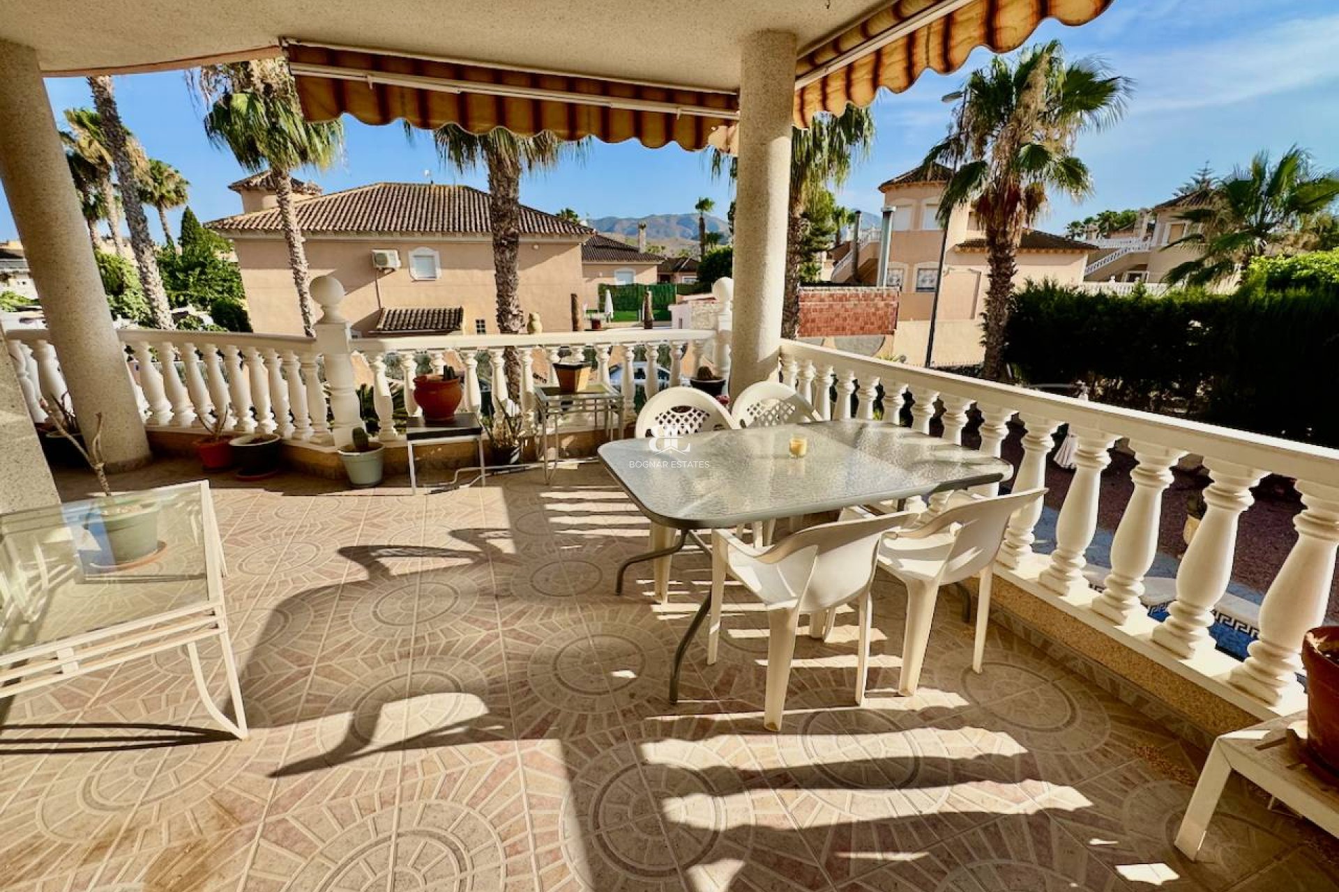 Resale - Villa -
Benferri