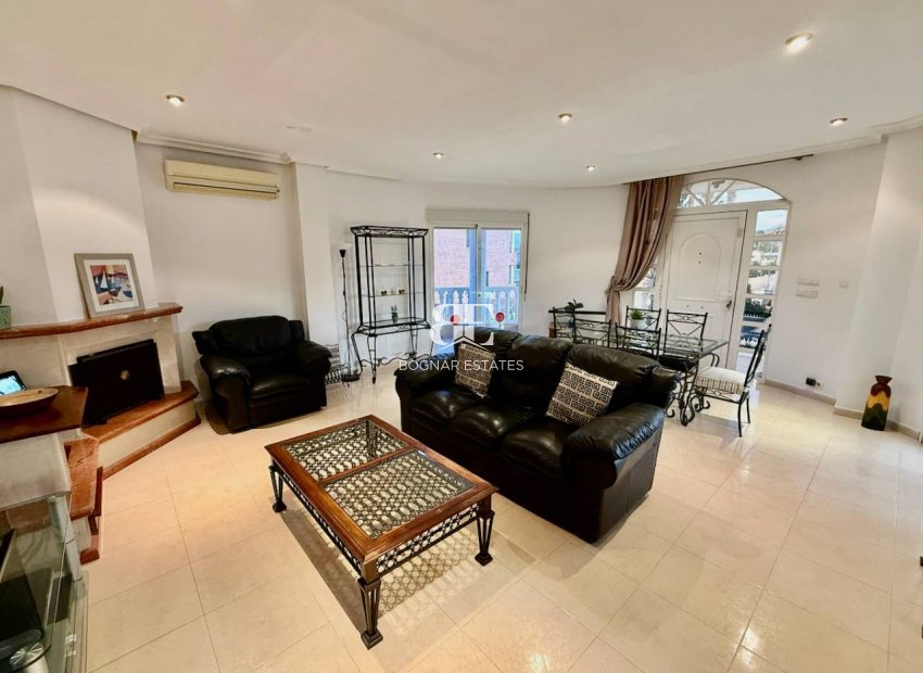 Resale - Villa -
Benferri