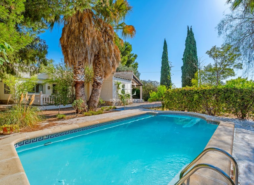 Resale - Villa -
Benferri