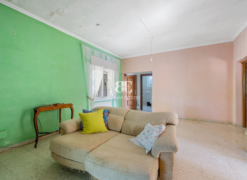 Resale - Villa -
Benferri