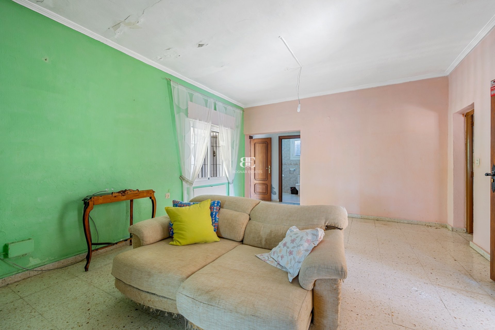 Resale - Villa -
Benferri