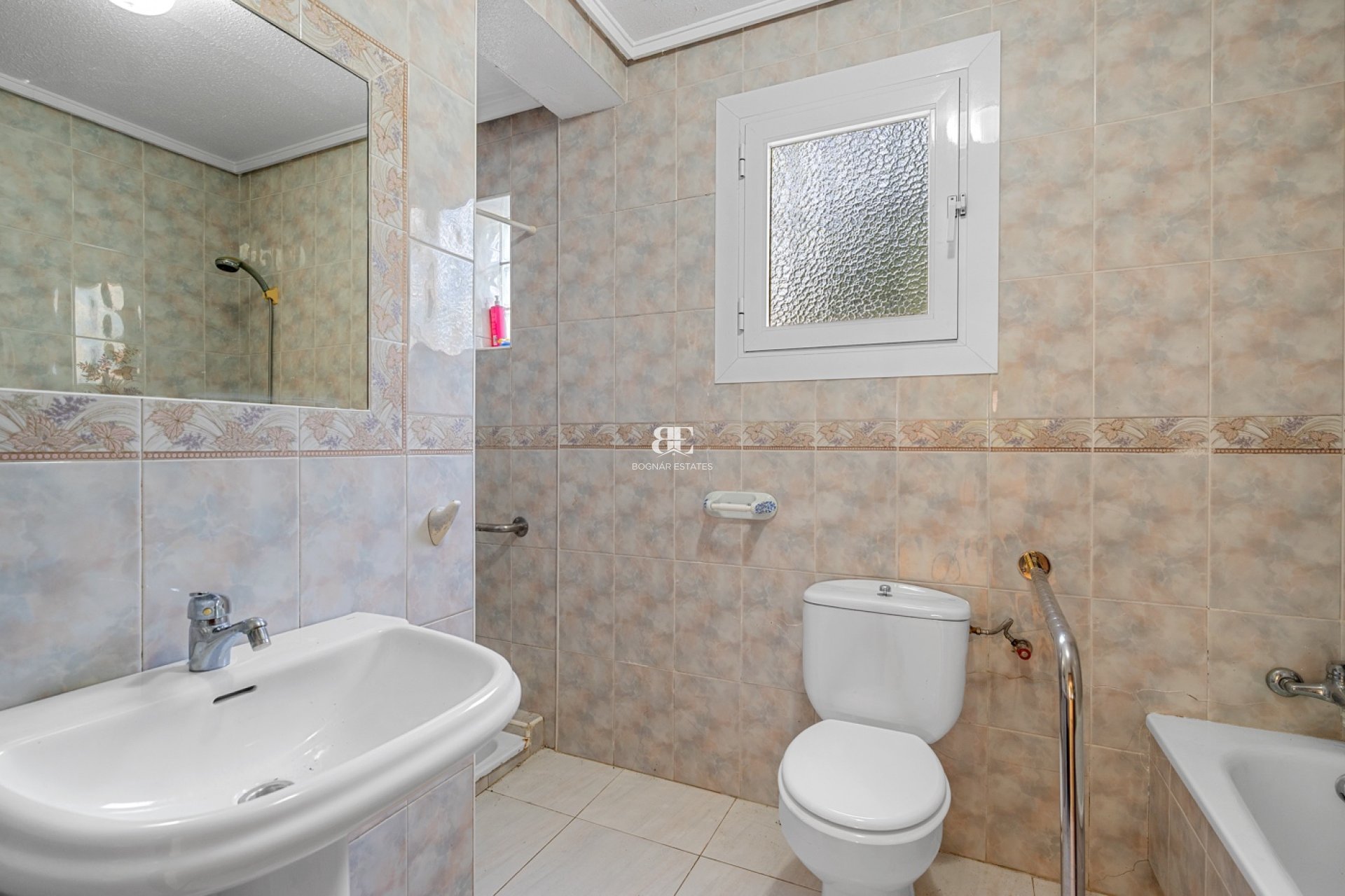 Resale - Villa -
Benferri