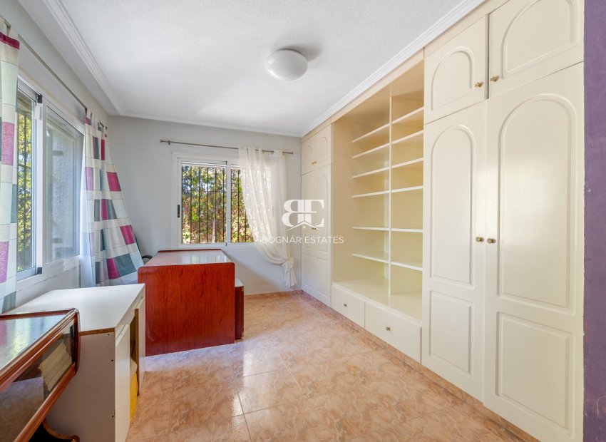 Resale - Villa -
Benferri