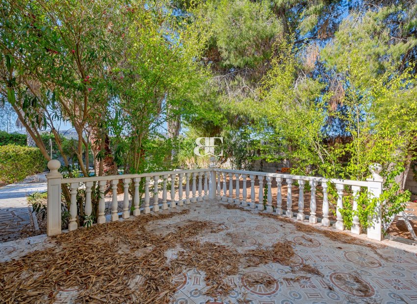 Resale - Villa -
Benferri