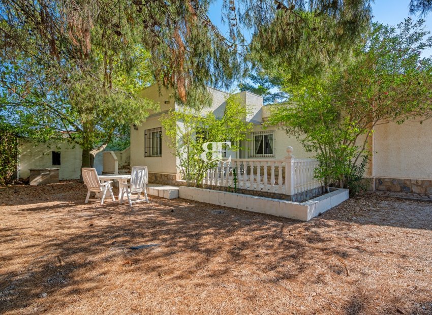 Resale - Villa -
Benferri