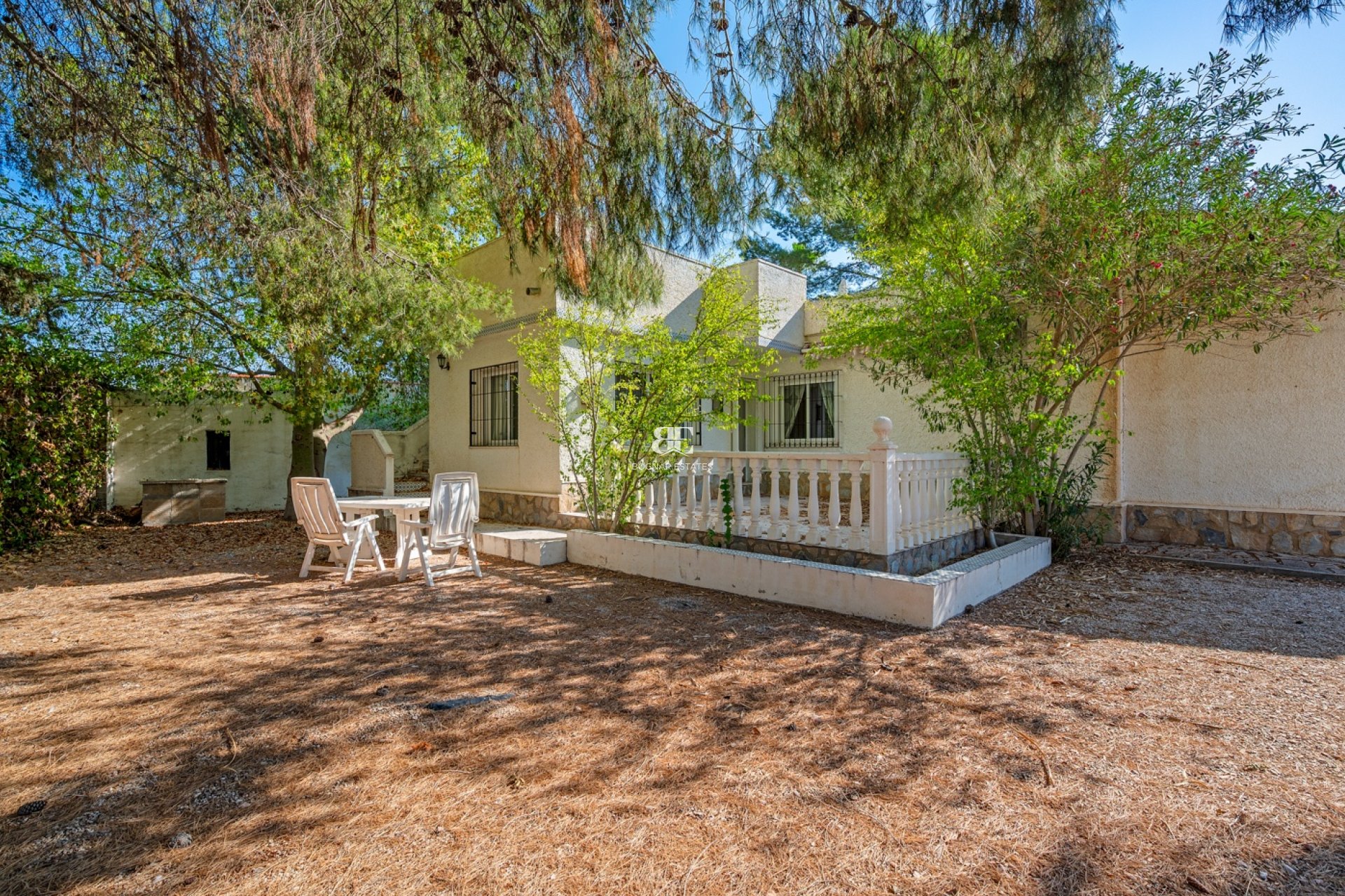 Resale - Villa -
Benferri