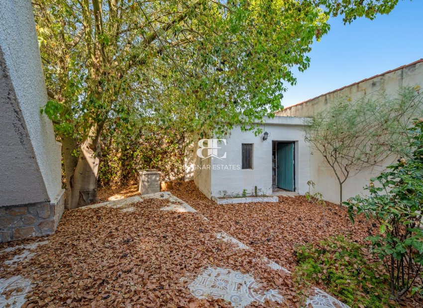 Resale - Villa -
Benferri