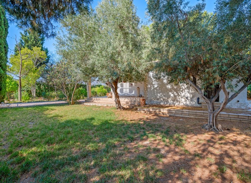 Resale - Villa -
Benferri