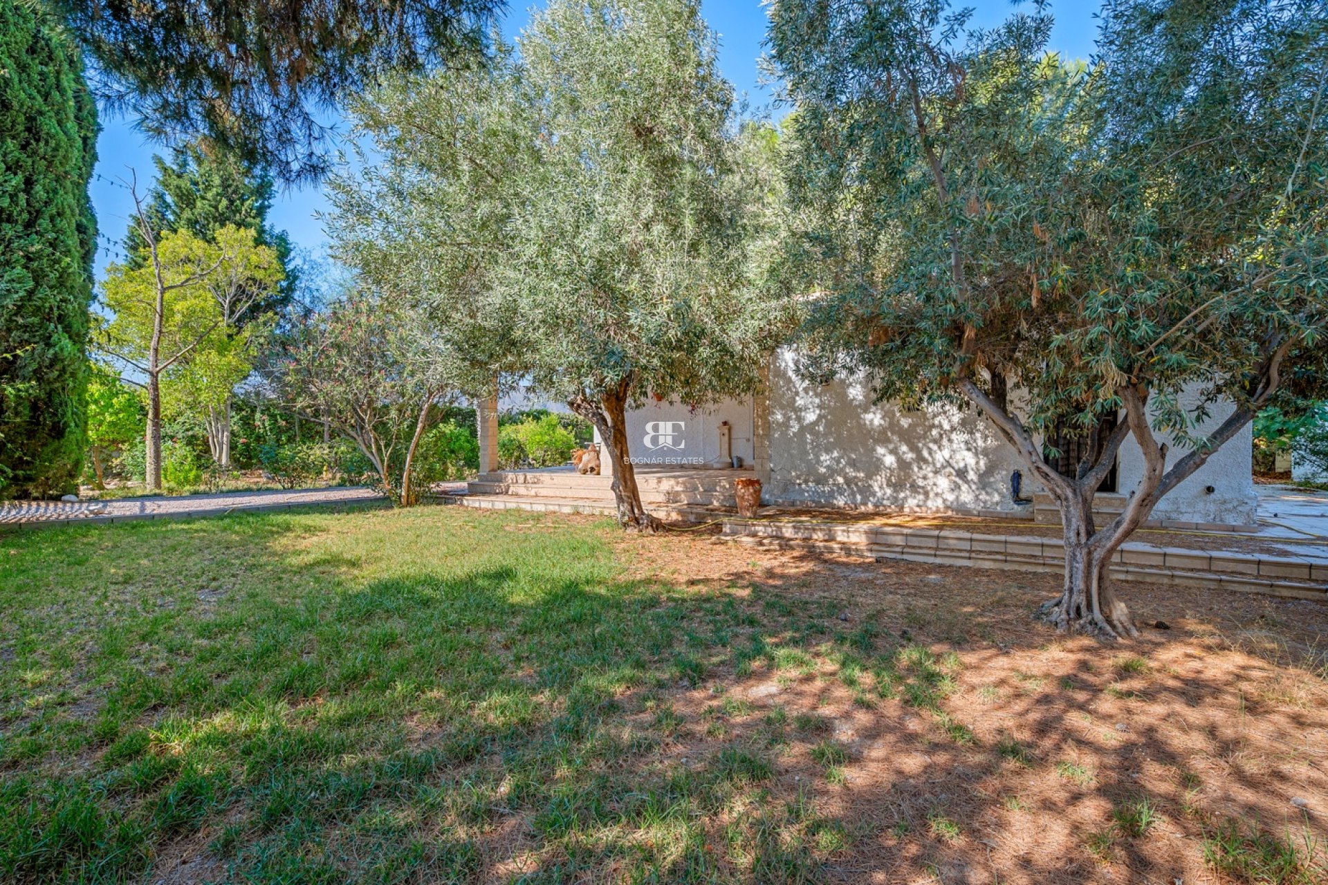 Resale - Villa -
Benferri