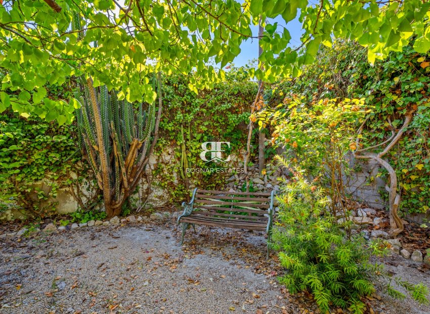 Resale - Villa -
Benferri