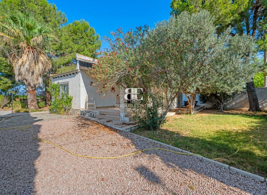 Resale - Villa -
Benferri