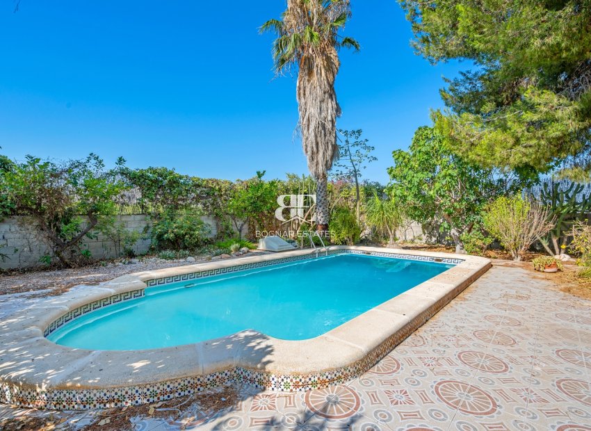 Resale - Villa -
Benferri