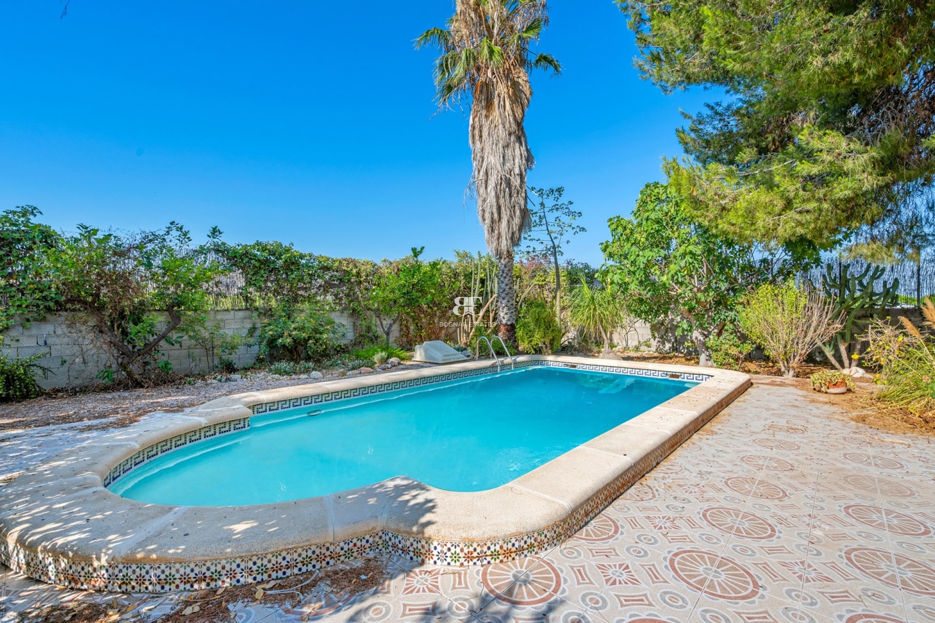 Resale - Villa -
Benferri