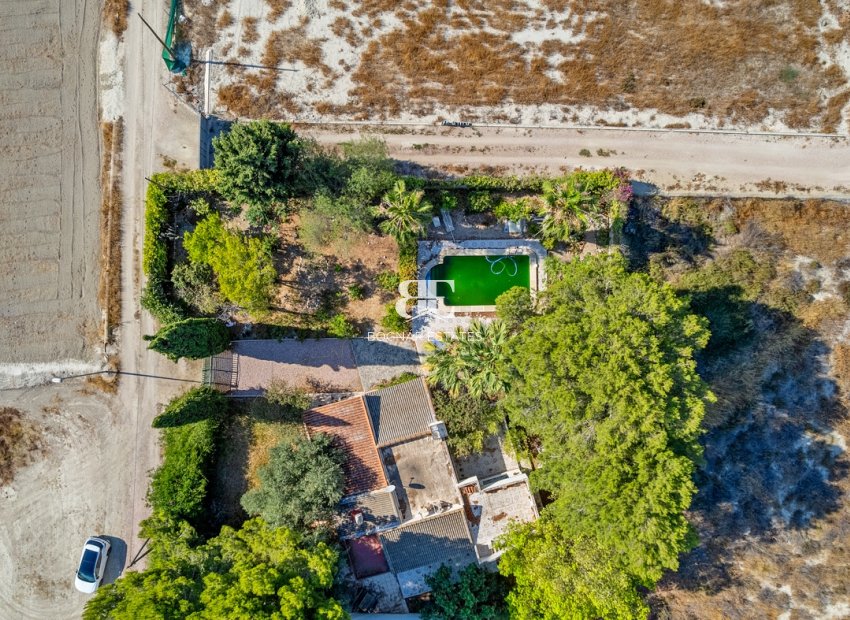 Resale - Villa -
Benferri