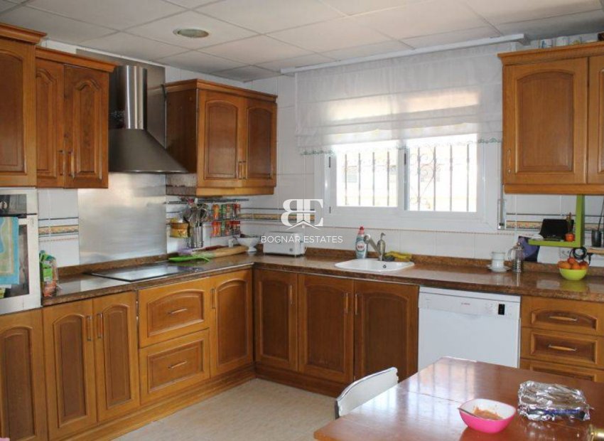 Resale - Villa -
Benidorm - Poniente