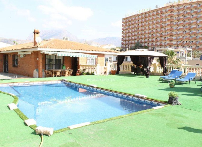 Resale - Villa -
Benidorm - Poniente