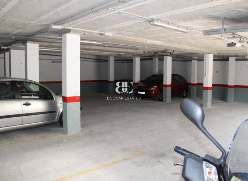Resale - Villa -
Benidorm - Poniente