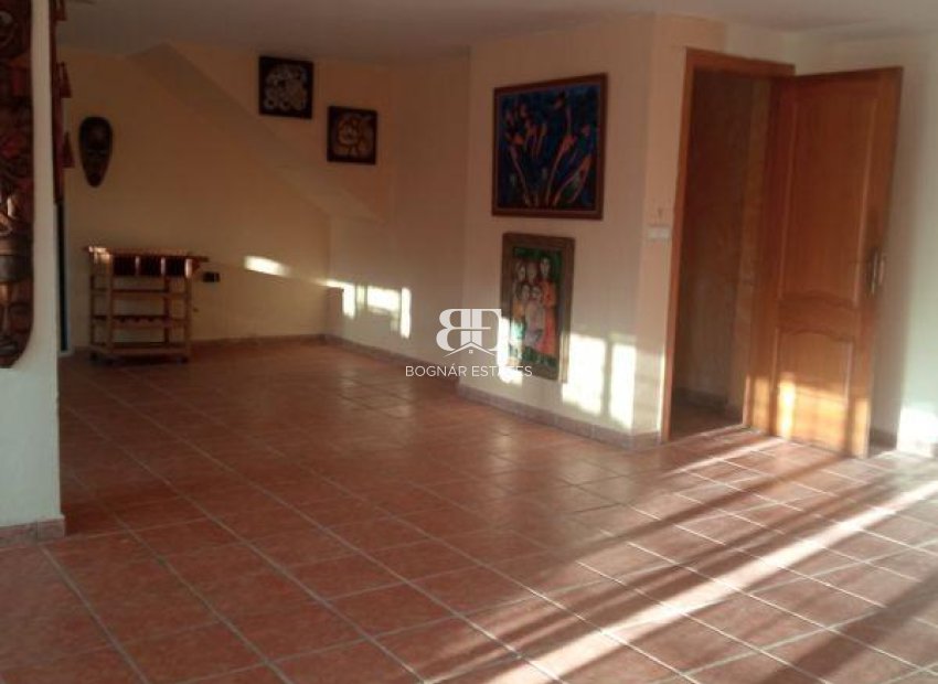 Resale - Villa -
Benidorm - Poniente