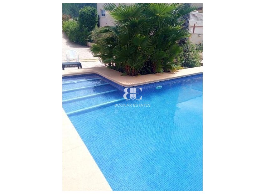Resale - Villa -
Benidorm - Poniente