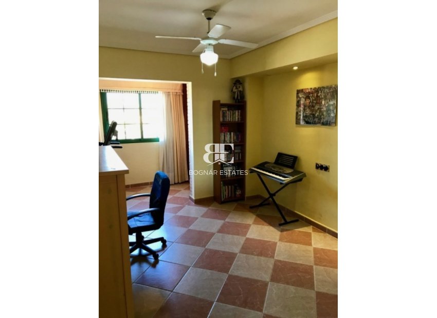 Resale - Villa -
Benidorm - Rincón de Loix