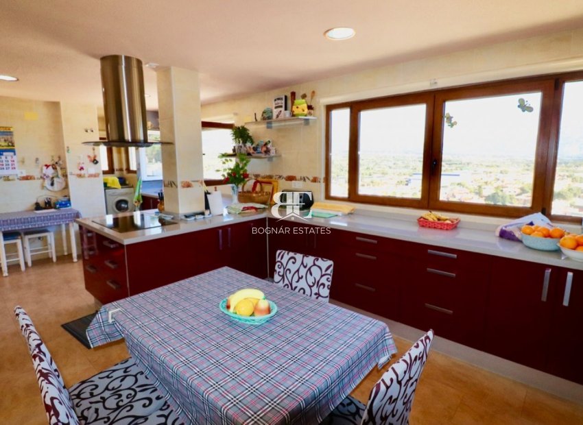 Resale - Villa -
Benidorm - Rincón de Loix