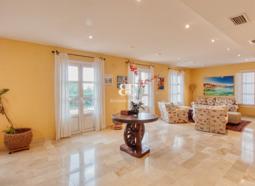 Resale - Villa -
Benidorm - Zona de Poniente