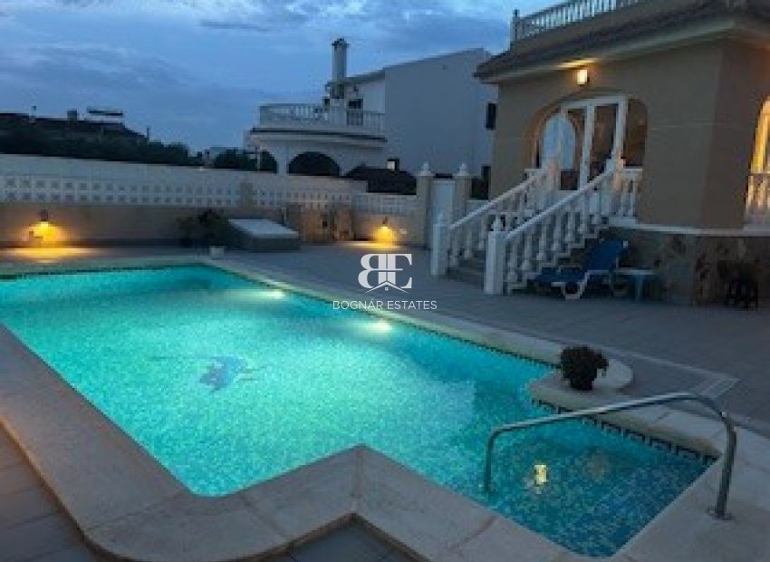 Resale - Villa -
Benijofar - Monte Azul