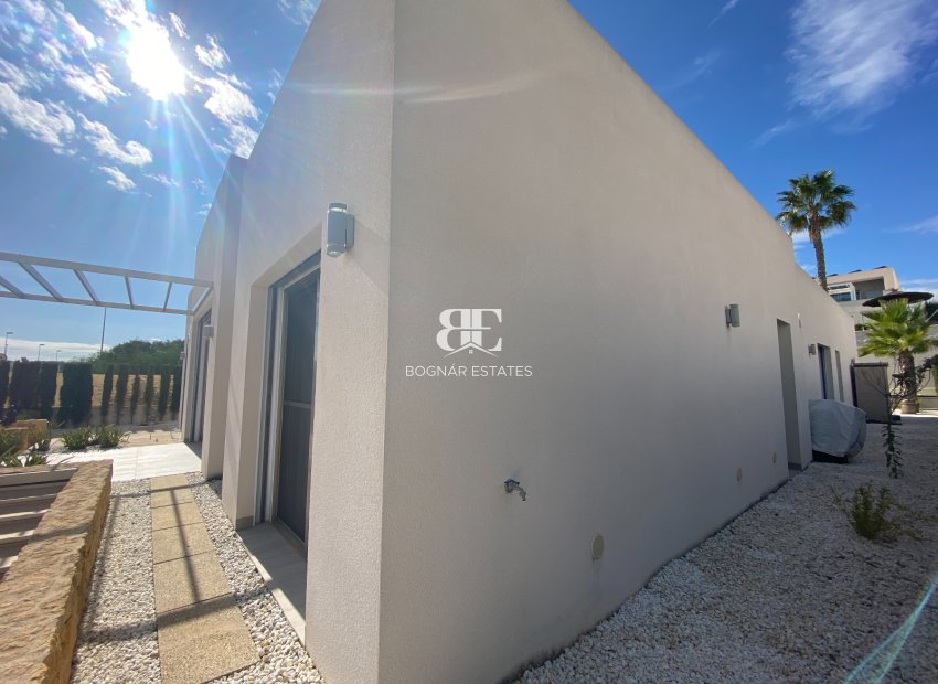 Resale - Villa -
Benijofar