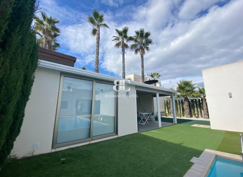 Resale - Villa -
Benijofar