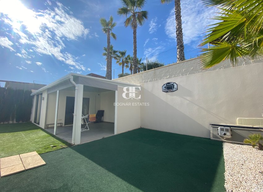 Resale - Villa -
Benijofar