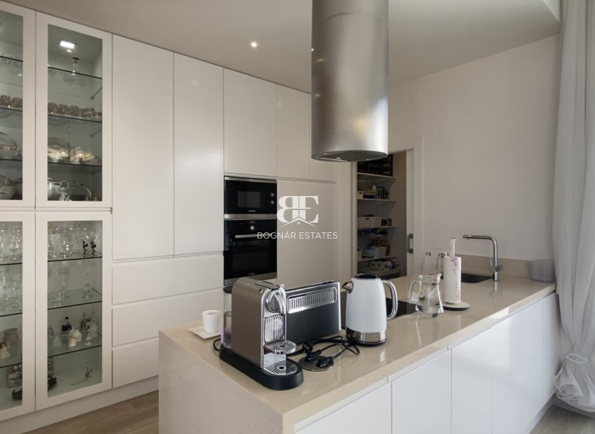 Resale - Villa -
Benijofar