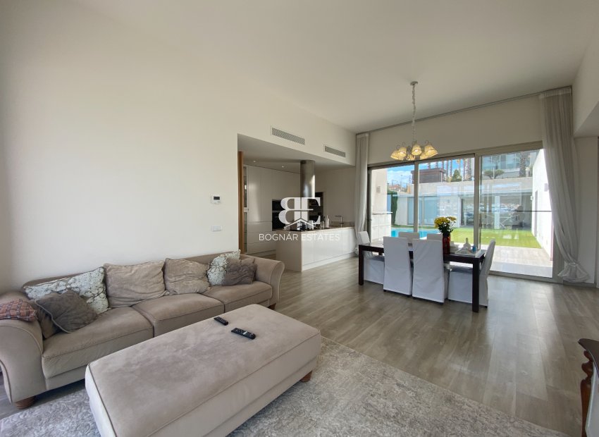 Resale - Villa -
Benijofar