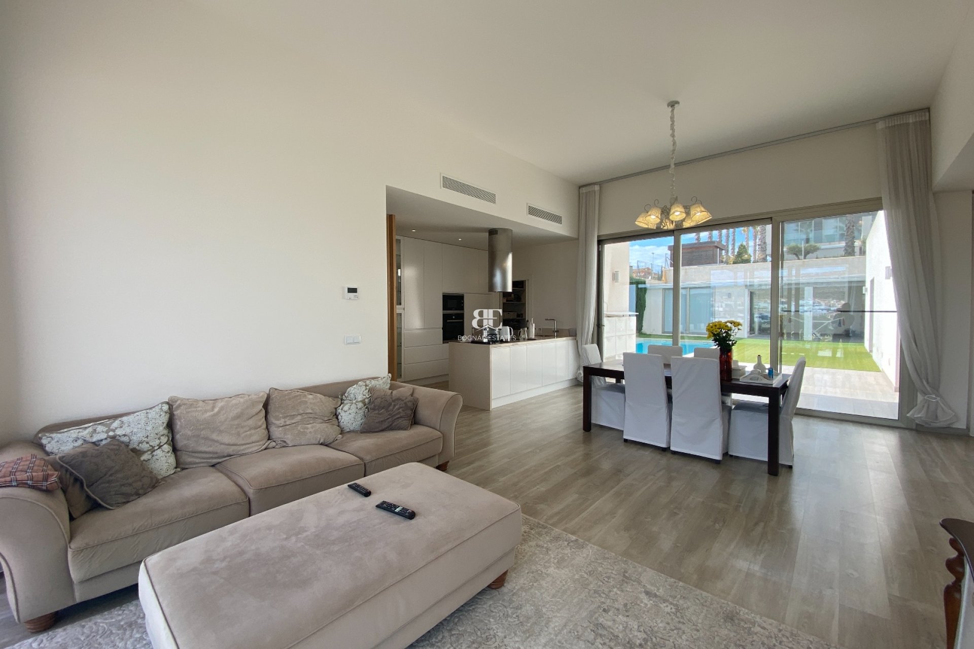 Resale - Villa -
Benijofar