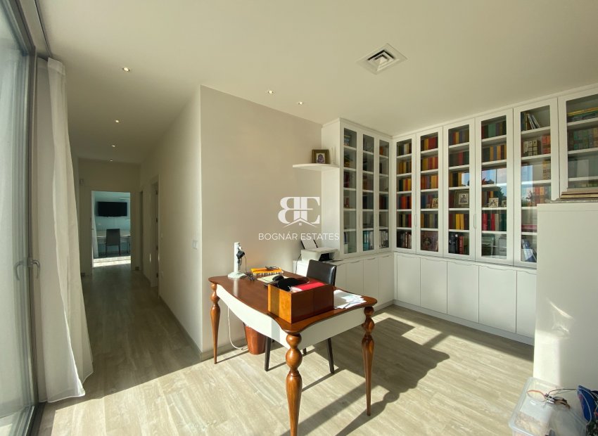 Resale - Villa -
Benijofar