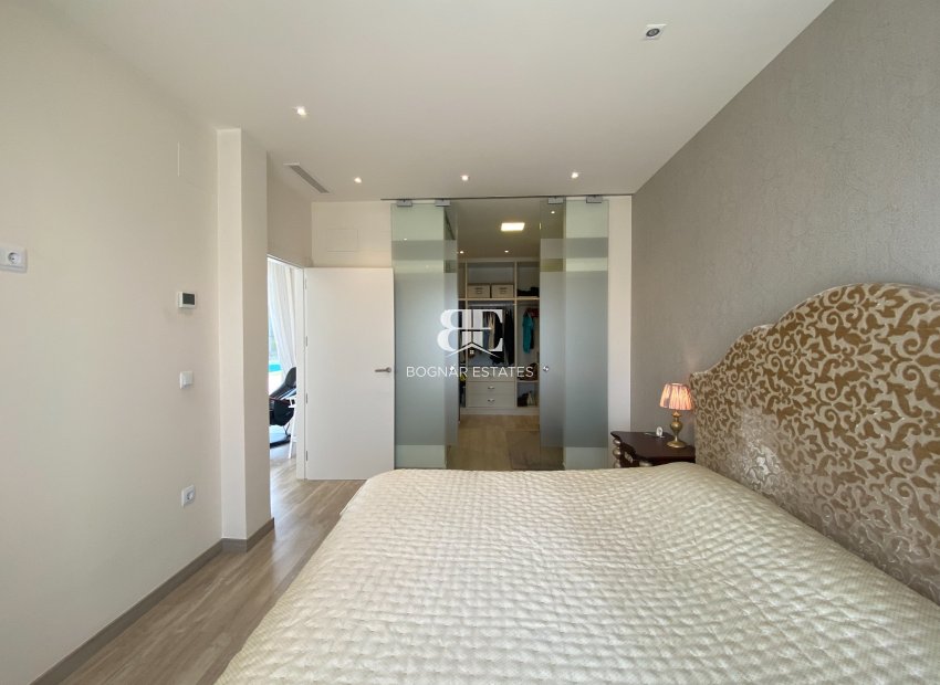 Resale - Villa -
Benijofar