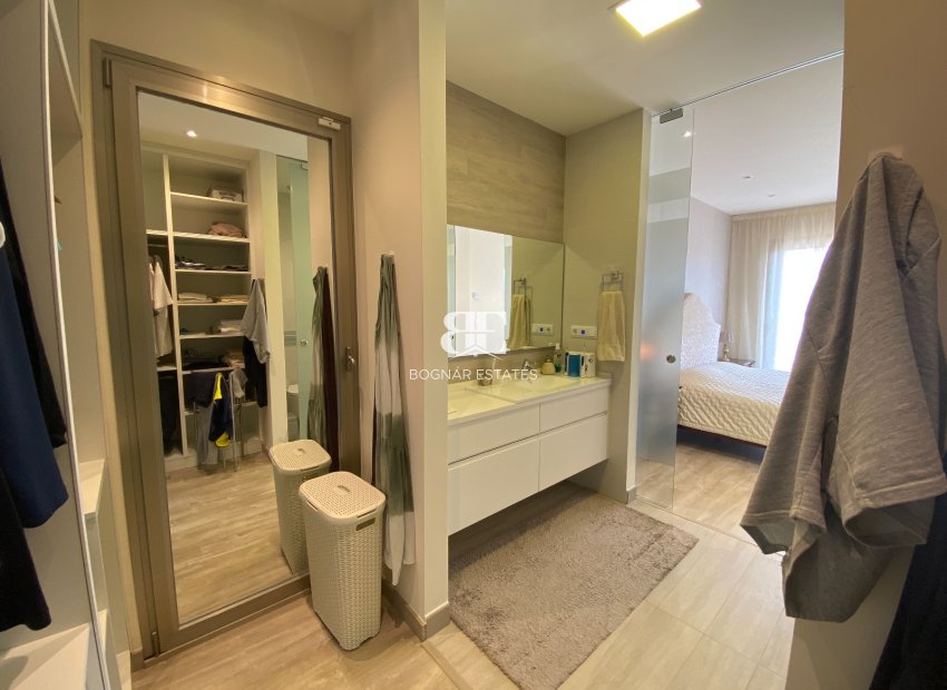 Resale - Villa -
Benijofar