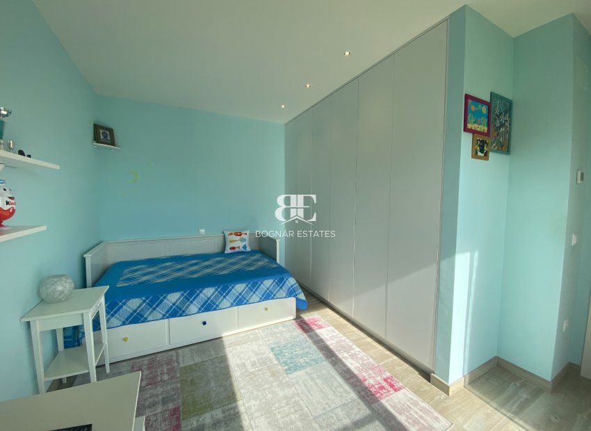 Resale - Villa -
Benijofar