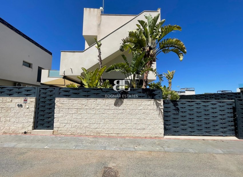 Resale - Villa -
Benijofar
