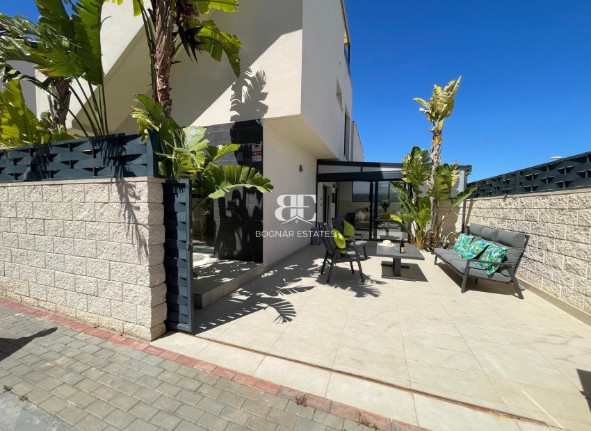 Resale - Villa -
Benijofar