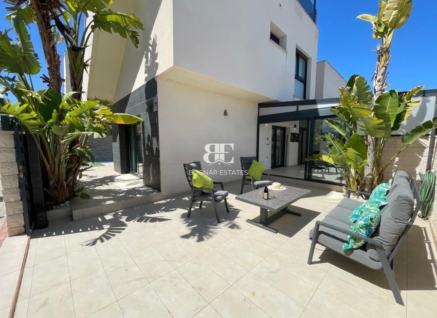 Resale - Villa -
Benijofar