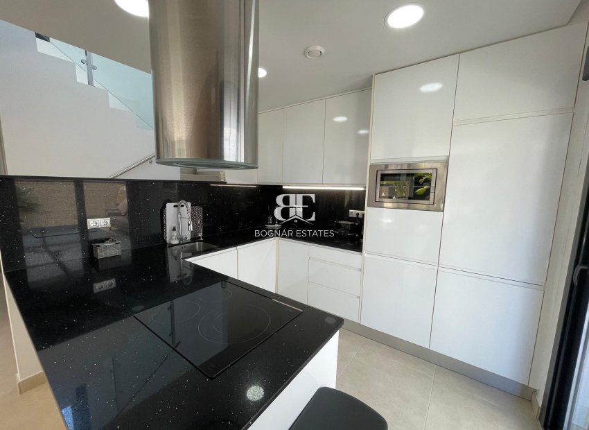 Resale - Villa -
Benijofar