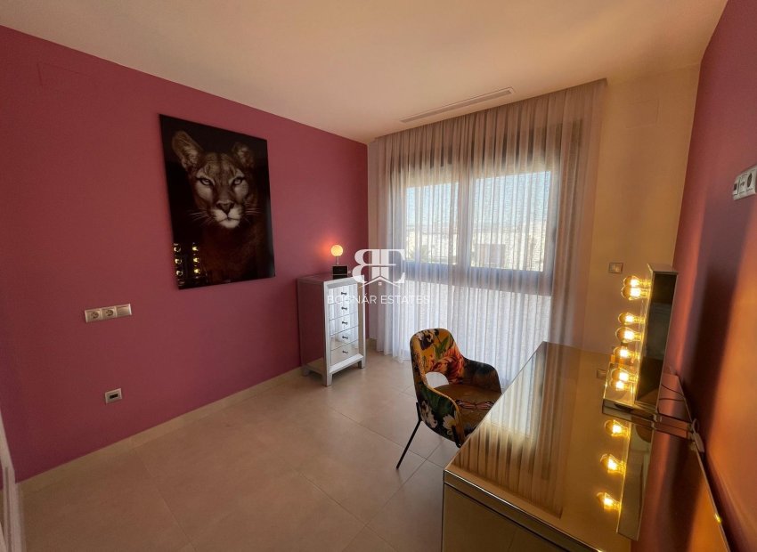 Resale - Villa -
Benijofar