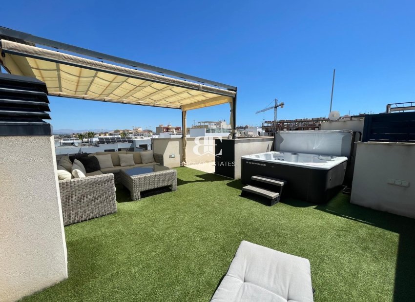 Resale - Villa -
Benijofar