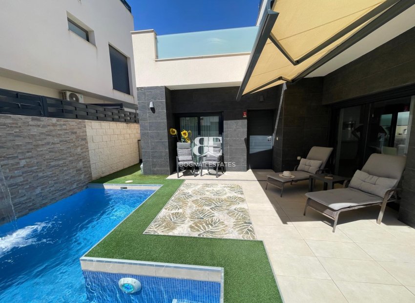 Resale - Villa -
Benijofar