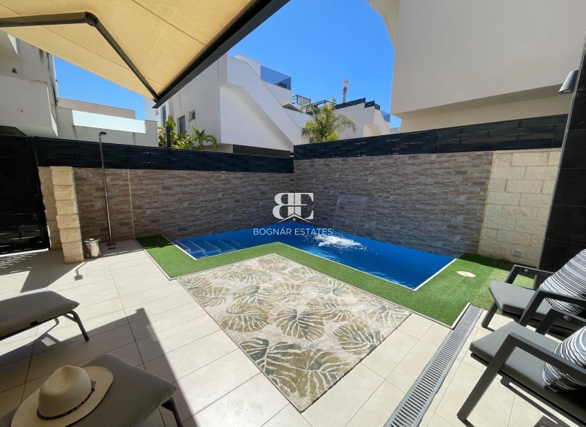 Resale - Villa -
Benijofar